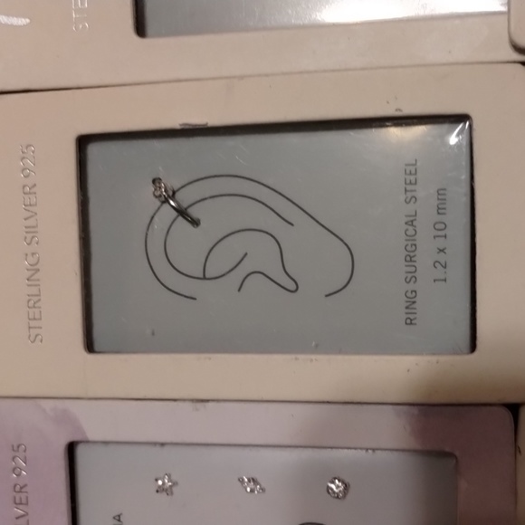 Earrings - Picture 4 of 6